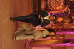 Katrina Kaif, Sidharth Malhotra at Baar Baar Dekho promotions on location of comedy nights bachao on 2nd Sept 2016 (6)_57cad68f2aa20.JPG
