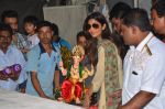 Shilpa Shetty at the arrival of Ganpati Bappa on 3rd Sept 2016 (9)_57cc5880eeae6.JPG