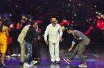Prabhu Deva with his father on the sets of Star Plus_s Dance Plus on 4th Sept 2016 (23)_57cd636466f65.JPG