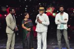 Prabhu Deva with his father on the sets of Star Plus_s Dance Plus on 4th Sept 2016 (3)_57cd635b4096d.JPG