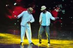 Prabhu Deva with his father on the sets of Star Plus_s Dance Plus on 4th Sept 2016 (7)_57cd63605a6fc.JPG