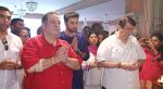 Ranbir Kapoor, Rajiv Kapoor, Randhir Kapoor at RK Ganpati celebration on 5th Sept 2016 (53)_57ce69aabbad0.jpg