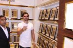 Gurmeet Chaudhary during the launch of India_s first customized gold coin store IBJA Gold, in Mumbai on 7th Sept 2016 (72)_57d10f67ac12e.JPG