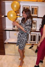 Sushmita Sen during the launch of India_s first customized gold coin store IBJA Gold, in Mumbai on 7th Sept 2016 (26)_57d10fd46148c.JPG
