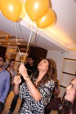 Sushmita Sen during the launch of India_s first customized gold coin store IBJA Gold, in Mumbai on 7th Sept 2016 (42)_57d10fe05bbaa.JPG