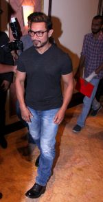 Aamir Khan at the launch of Global Citizen India on 11th Sept 2016 (6)_57d6c240c4f70.JPG