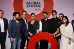 Kareena Kapoor Khan, Farhan Akhtar, Amitabh Bachchan, Aamir Khan at the launch of Global Citizen India on 11th Sept 2016 (80)_57d6c2cc463b0.JPG