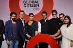 Kareena Kapoor Khan, Farhan Akhtar, Amitabh Bachchan, Aamir Khan at the launch of Global Citizen India on 11th Sept 2016 (85)_57d6c2ce82373.JPG