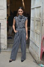 Kiara Advani at the promotion of M S Dhoni on 13th Sept 2016 (2)_57d7eb11ed9f9.jpg