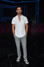 Sushant Singh Rajput on the sets of Dance plus on 19th Sept 2016 (11)_57e0d7a01d819.JPG