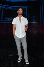 Sushant Singh Rajput on the sets of Dance plus on 19th Sept 2016 (12)_57e0d7a0e3a41.JPG