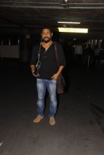 Shoojit Sircar snapped at airport on 22 Sept 2016 (21)_57e53972a36f1.JPG