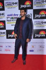 Arjun Kapoor at the Jagran Festival_s inaugural night on 26th Sept 2016 (10)_57eaa0cd97d0a.JPG