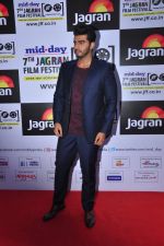 Arjun Kapoor at the Jagran Festival_s inaugural night on 26th Sept 2016 (8)_57eaa0cb67e71.JPG