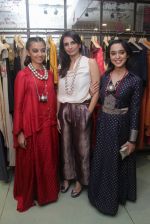 Radhika Apte, Sayani Gupta unveil Festive Edit of new Luxury Pret label AMOH by Designers Monica & Karishma of JADE on 26th Sept 2016 (19)_57eaa7aba0259.JPG