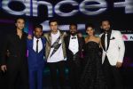 Ranbir Kapoor on the sets of Dance 2 plus finale on 25th Sept 2016 (101)_57eab0fb77218.JPG