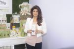 Twinkle Khanna during the launch of Godrej Nature_s Basket Healthy Alternatives products in Mumbai on 27th Sept 2016 (39)_57ec01af9a88c.JPG