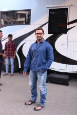 Aamir Khan snapped At Mehboob Studio on 29th Sept 2016 (4)_57ed1b136ef67.JPG