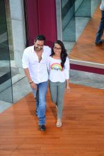 Ajay Devgan at smile foundation event with daughter Nysa on 28th Sept 2016 (14)_57ecb3924e561.JPG