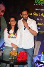Ajay Devgan at smile foundation event with daughter Nysa on 28th Sept 2016 (40)_57ecb3a606763.JPG