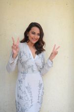 Sonakshi Sinha at Force 2 trailer launch in Mumbai on 29th Sept 2016 (347)_57ed25fd73ef9.JPG