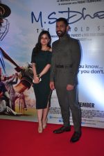 Mahendra Singh Dhoni at MS Dhoni premiere in Mumbai on 29th Sept 2016 (49)_57ee33f33550d.JPG