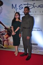 Mahendra Singh Dhoni at MS Dhoni premiere in Mumbai on 29th Sept 2016 (50)_57ee33f3d4ba2.JPG