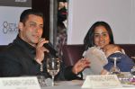 Salman Khan, Arpita Khan at Being Human jewellery launch on 30th Sept 2016 (25)_57f0ef1650799.jpg