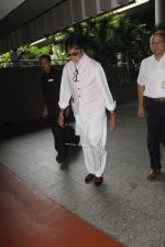 Amitabh Bachchan snapped at airport on 6th Oct 2016 (1)_57f72f7220f3d.JPG