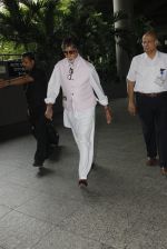 Amitabh Bachchan snapped at airport on 6th Oct 2016 (4)_57f72facb3f2b.JPG