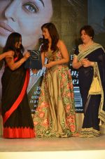 Aishwarya Rai Bachchan at Outlook Business Women Awards on 7th Oct 2016 (176)_57f899f48abb4.JPG