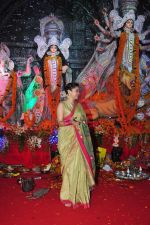 Sumona Chakravarti at Durga Pooja on 10th Oct 2016 (27)_57fb784f39470.JPG