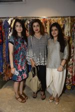 Farah Khan at designer Manali Jagtap store festive collection launch on 10th Oct 2016 (21)_57fc89c1db4c5.JPG