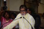 Amitabh Bachchan celebrates his birthday with media on 11th Oct 2016 (21)_57fdcc2ac8b79.JPG