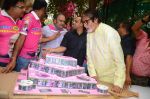 Amitabh Bachchan celebrates his birthday with media on 11th Oct 2016 (57)_57fdcd7cdccec.JPG