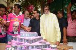 Amitabh Bachchan celebrates his birthday with media on 11th Oct 2016 (58)_57fdcd8e48b40.JPG