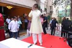 Amitabh Bachchan celebrates his birthday with media on 11th Oct 2016 (80)_57fdce79c6960.JPG