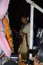 Rani Mukherjee at Durga Pooja on 11th Oct 2016 (7)_57fdcd422e760.JPG