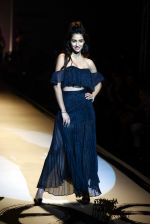 Disha Patani at Love Genration show on 12th Oct 2016 (23)_58005d870bab5.jpg