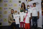 Twinkle khanna and Imran khan inaugurate helping hands exhibition in st regis on 13th Oct 2016 (70)_5800bbfb18e14.JPG