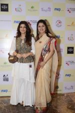 Twinkle khanna inaugurate helping hands exhibition in st regis on 13th Oct 2016 (45)_5800bcf339596.JPG