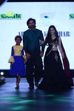 at Smile Foundation charity fashion show on 13th Oct 2016 (166)_5800d4c5812a5.JPG