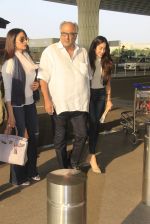 Sridevi, Boney Kapoor, Jhanvi Kapoor, Khushi Kapoor snapped at airport on 14th Oct 2016 (69)_58021a14c75a2.JPG