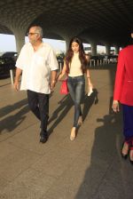 Sridevi, Boney Kapoor, Jhanvi Kapoor, Khushi Kapoor snapped at airport on 14th Oct 2016 (83)_5802167c1a859.JPG
