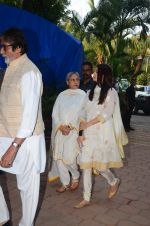 Aishwarya Rai Bachchan, Jaya Bachchan at Shilpa Shetty_s father_s chautha on 15th Oct 2016 (37)_5804b6f1e5b7b.JPG