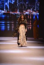 Athiya Shetty walks for Masaba at Amazon India Fashion Week on 15th Oct 2016 (21)_5804a2e1c8808.jpg