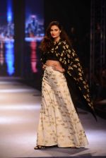 Athiya Shetty walks for Masaba at Amazon India Fashion Week on 15th Oct 2016 (42)_5804a2f5b8d94.jpg