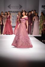 Divya Khosla Kumar walks for soltee by sulakshna monga on 16th Oct 2016 (25)_5804c1054151a.jpg