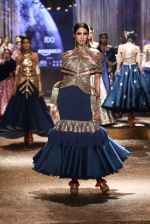 Model walk the ramp for JJ Valaya Show grand finale at amazon India Fashion Week on 16th Oct 2016 (29)_5804c631cbf68.jpg