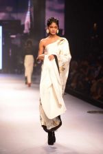 Model walks for Masaba at Amazon India Fashion Week on 15th Oct 2016 (30)_5804a2ff99f9f.jpg